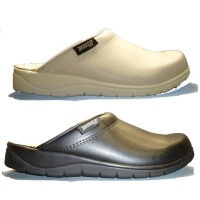 Leather clog